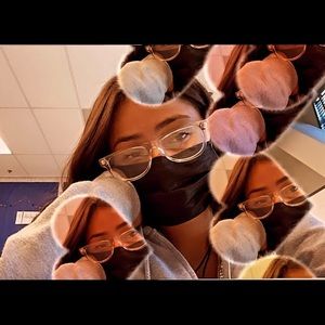 Meet your Posher, Mia